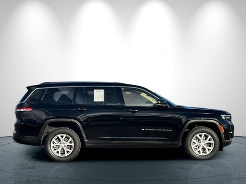 Used 2022 Jeep Grand Cherokee L Limited w/ Luxury Tech Group II image 3