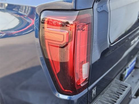 Used 2022 GMC Sierra 1500 Denali w/ Technology Package image 9