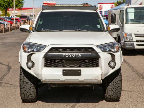Used 2020 Toyota 4Runner SR5 AWD/4WD image 3