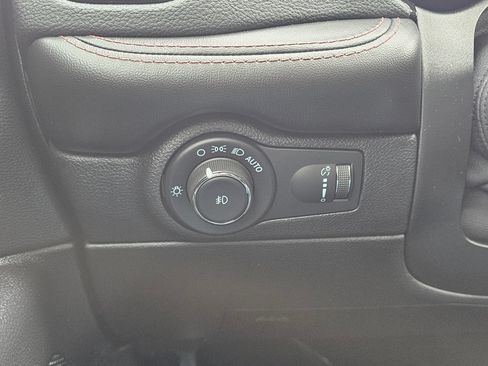 Used 2021 Dodge Durango R/T w/ Blacktop Package AWD/4WD image 27