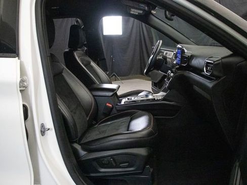 Used 2024 Ford Explorer ST-Line w/ Class IV Trailer Tow Package image 16