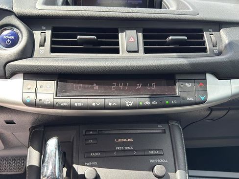 Used 2013 Lexus CT 200h w/ Premium Pkg w/Navigation FWD image 23