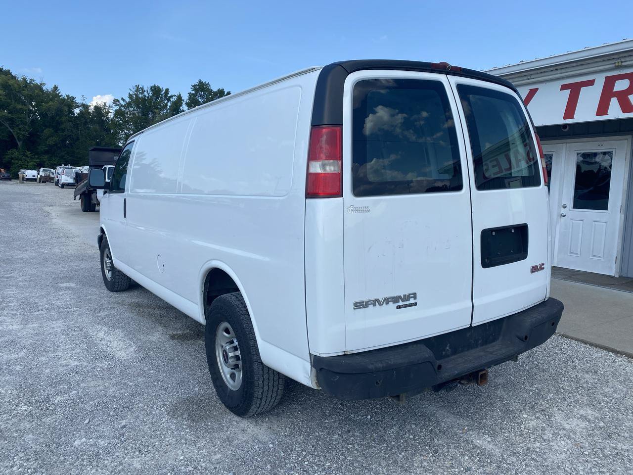 Used 2016 GMC Savana 2500 Extended RWD image 6