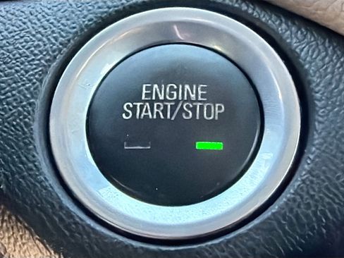 Used 2020 Chevrolet Equinox LS w/ LS Convenience Package image 33