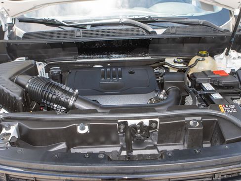 Used 2022 GMC Acadia SLE w/ Driver Convenience Package image 30