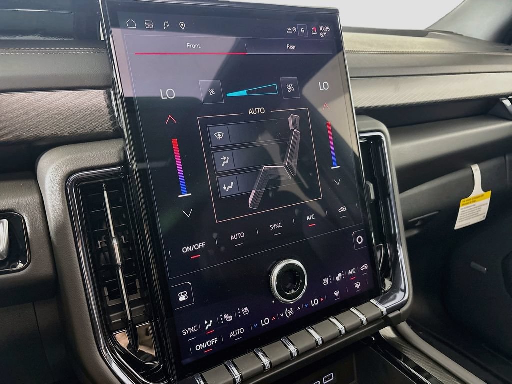 New 2026 GMC Yukon XL AT4 AWD/4WD image 16