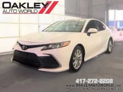 Used 2021 Toyota Camry LE FWD image 1