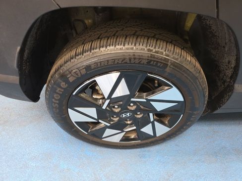 Used 2024 Hyundai Kona SEL AWD/4WD image 6