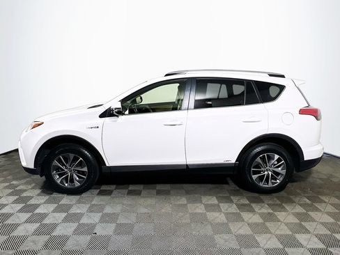 Used 2016 Toyota RAV4 XLE AWD/4WD image 4