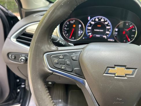 Used 2020 Chevrolet Malibu Premier FWD image 23