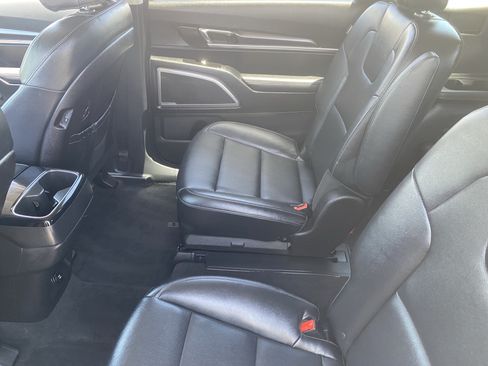 Used 2023 Kia Telluride S FWD image 16