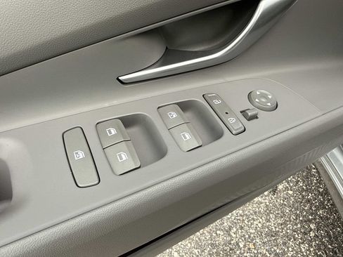 Used 2022 Hyundai Elantra SEL FWD image 22