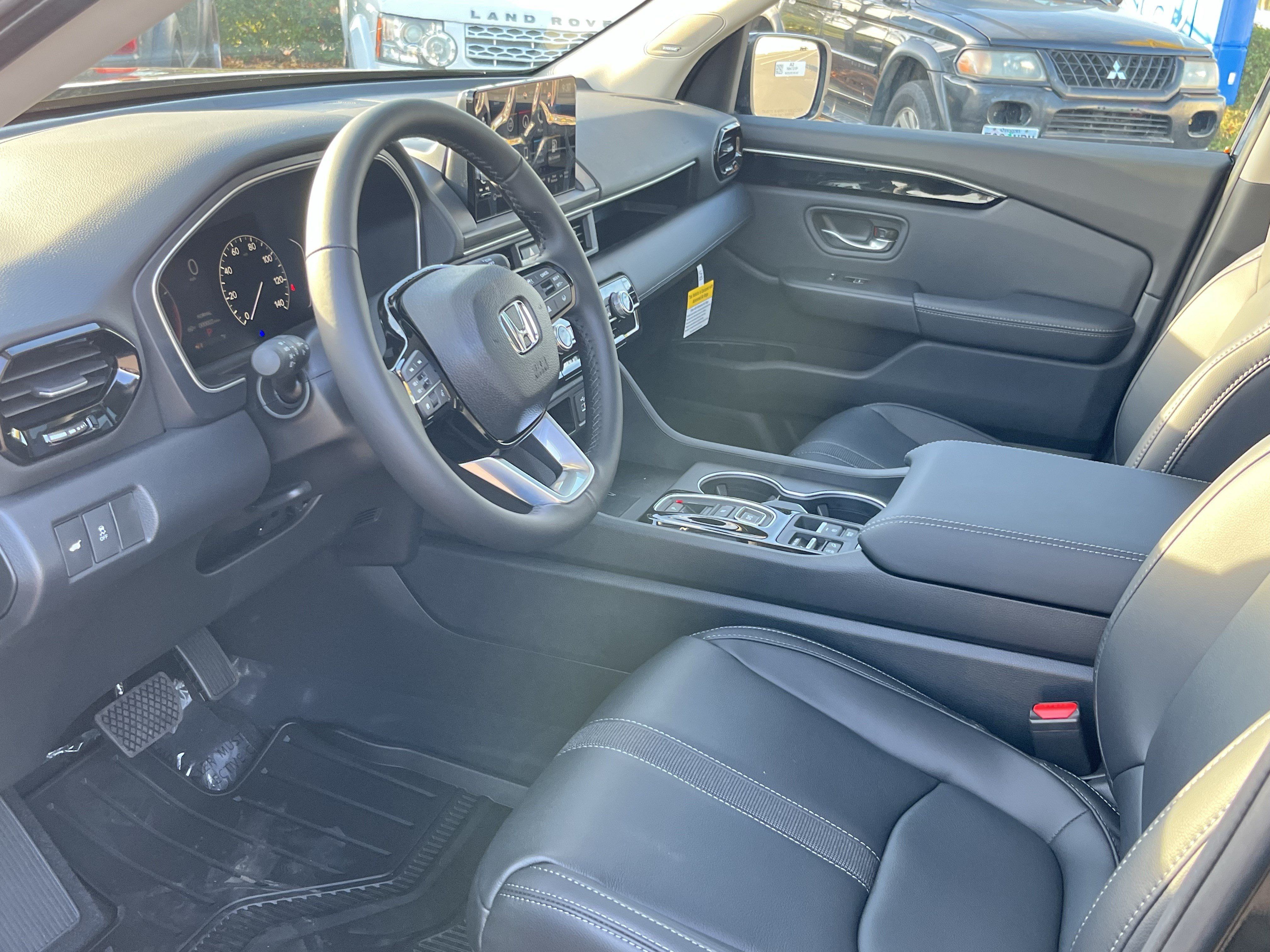 New 2025 Honda Pilot Touring image 8