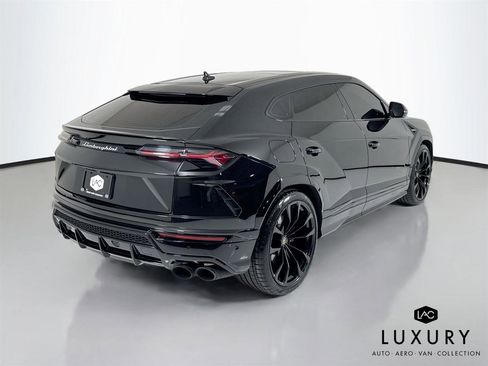 Used 2021 Lamborghini Urus image 6