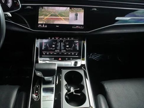 Used 2019 Audi Q8 Prestige w/ Luxury Package image 23
