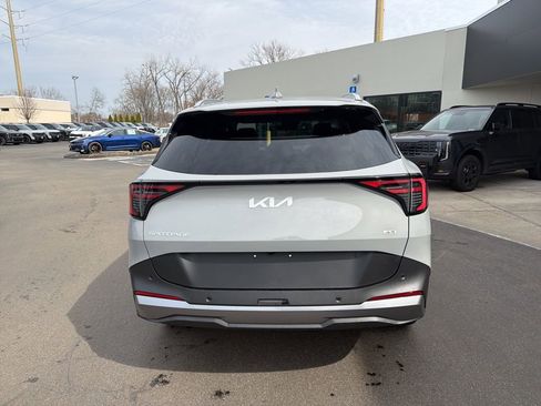 New 2026 Kia Sportage EX image 7