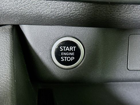 Used 2023 Nissan Rogue S image 20