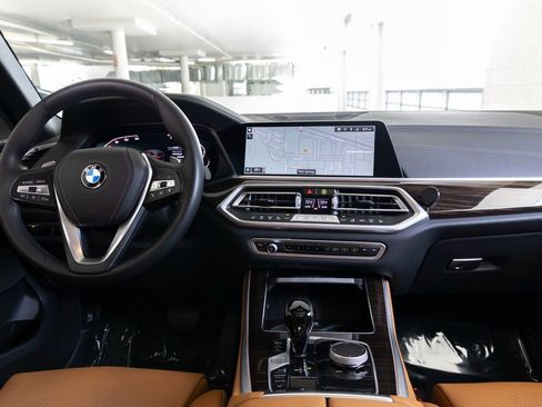 Used 2023 BMW X5 xDrive40i w/ Premium Package image 11