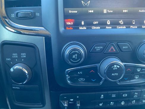 Used 2018 RAM 2500 Laramie w/ Sport Appearance Group image 17