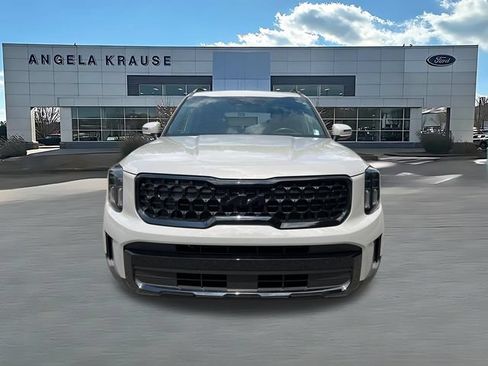 Used 2025 Kia Telluride AWD image 2