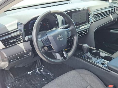 Used 2025 Toyota Camry LE FWD image 12