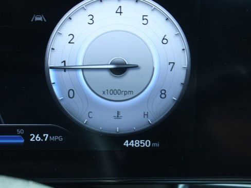 Used 2024 Hyundai Elantra SEL image 19