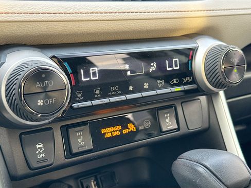 Used 2019 Toyota RAV4 XLE image 33