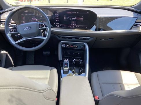 Used 2025 Audi Q5 Premium w/ Convenience Package AWD/4WD image 10