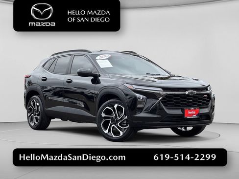 Used 2024 Chevrolet Trax RS w/ Driver Confidence Package FWD image 1