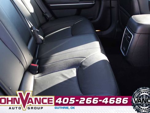 Used 2021 Chrysler 300 Touring L image 19