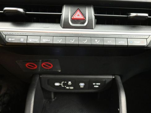 Used 2025 Kia K4 LXS image 12