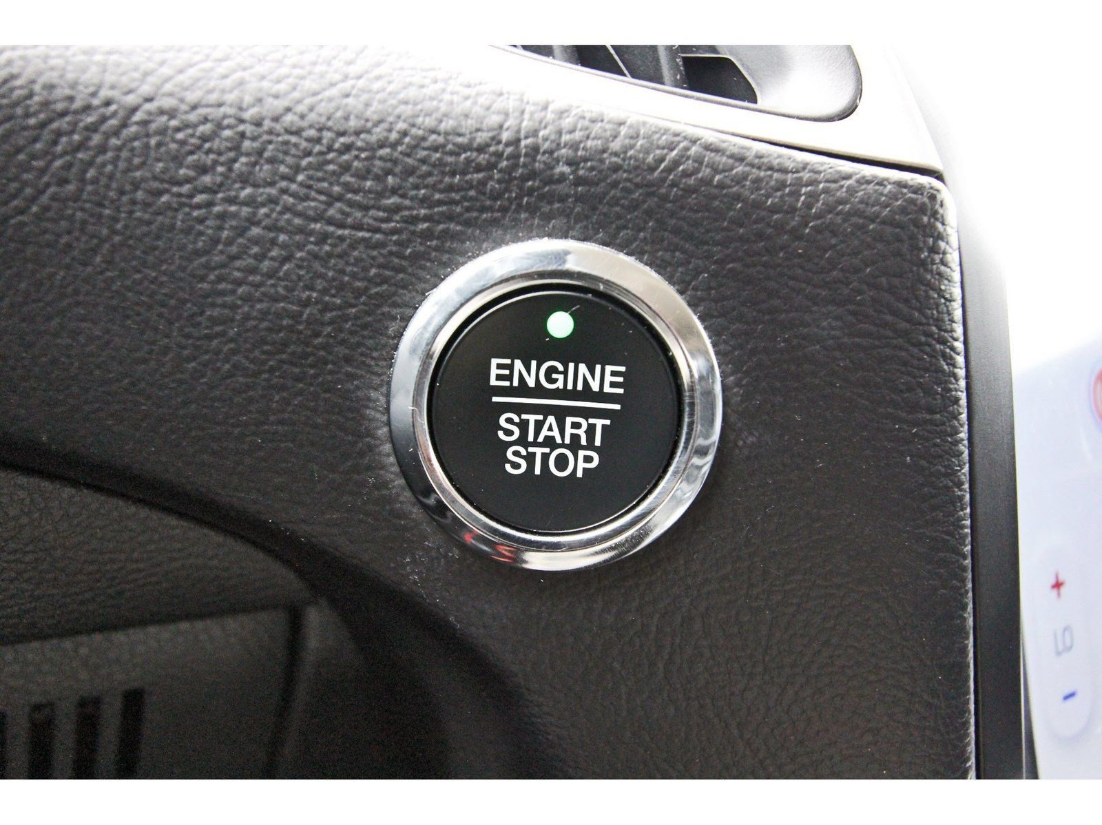 Used 2024 Ford Edge SEL AWD/4WD image 24