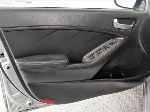 Used 2017 Kia Forte LX w/ LX Popular Plus Package image 10