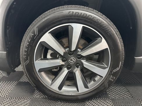 Used 2025 Honda Pilot Touring image 39