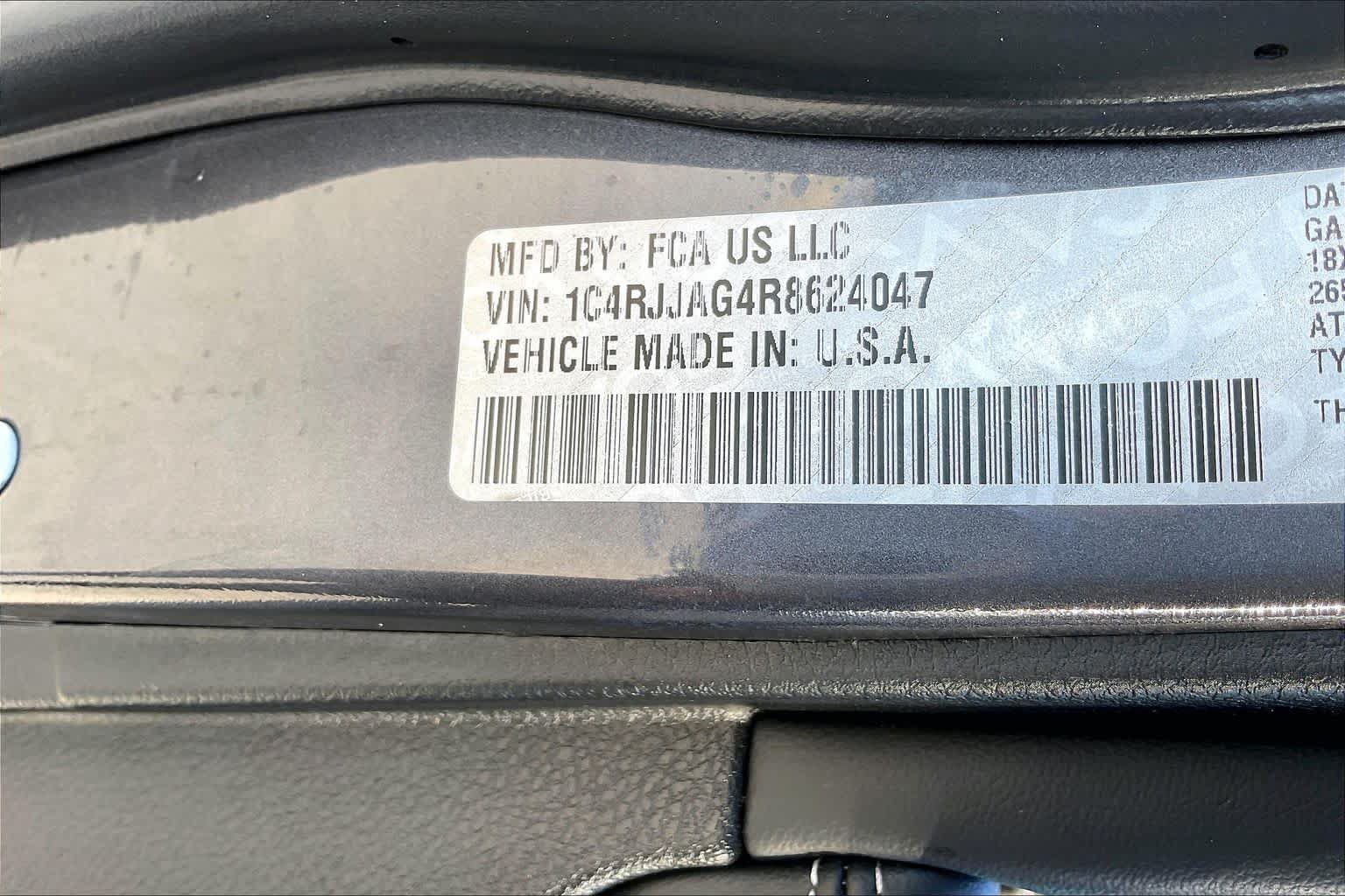 Used 2024 Jeep Grand Cherokee L Laredo RWD image 37