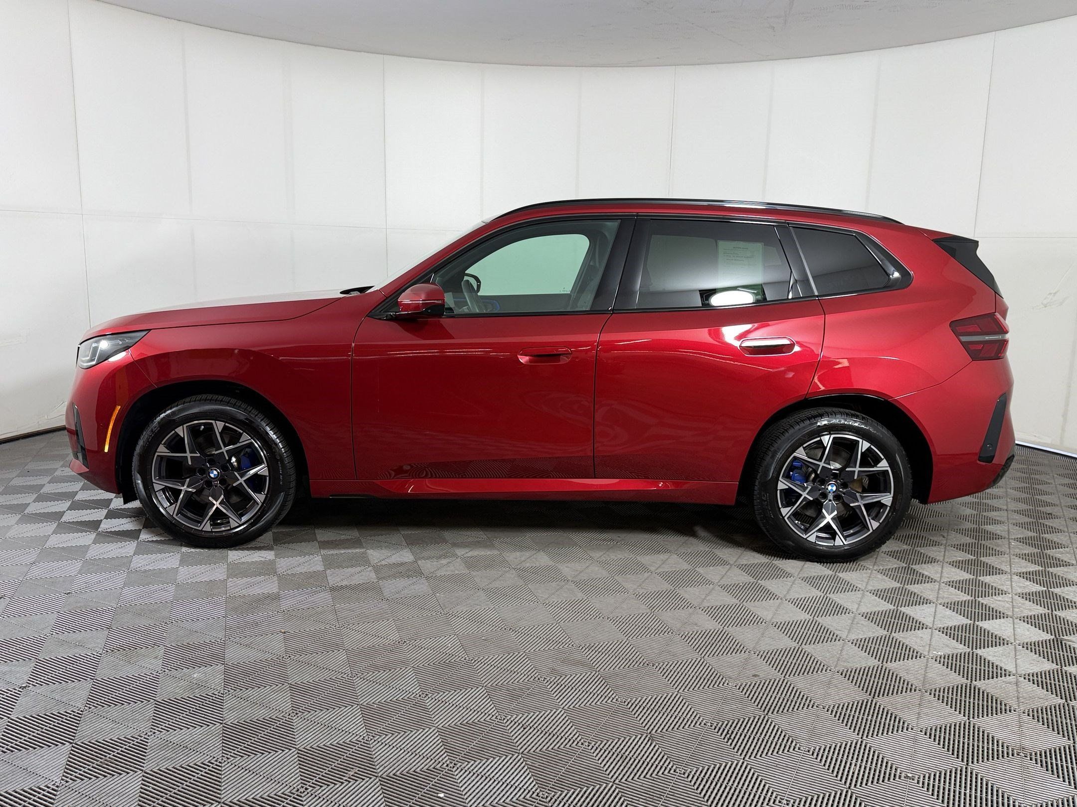 Used 2026 BMW X3 xDrive30i w/ Premium Package AWD/4WD image 2