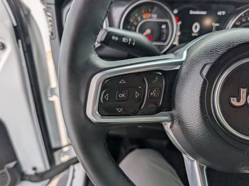 Used 2023 Jeep Wrangler Unlimited Sahara AWD/4WD image 14