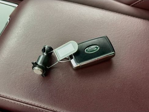 Used 2024 Land Rover Range Rover SE AWD/4WD image 18