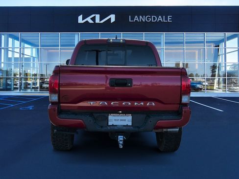 Used 2016 Toyota Tacoma SR image 8