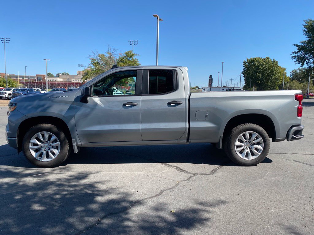 Used 2026 Chevrolet Silverado 1500 Custom RWD image 4