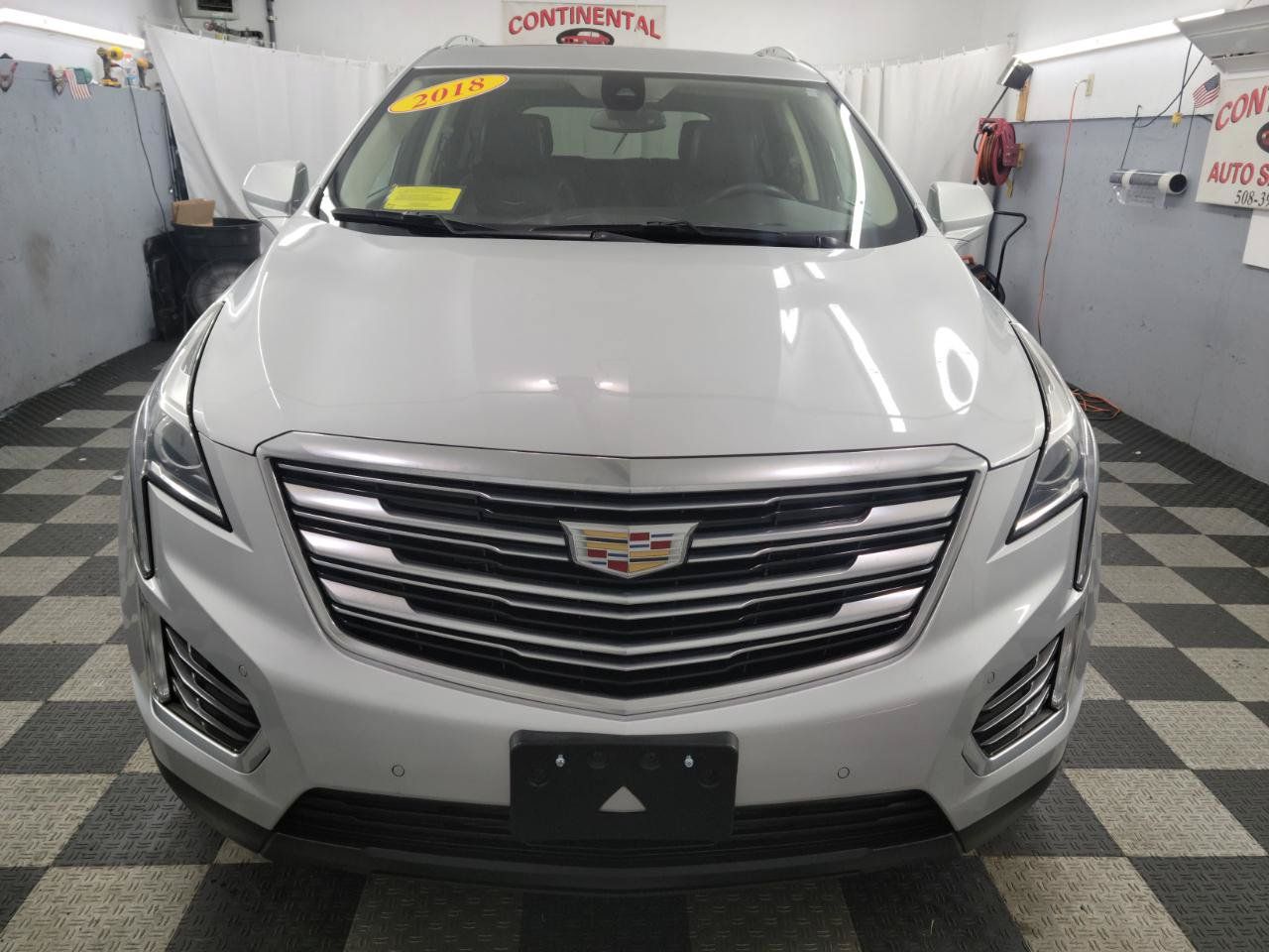 Used 2018 Cadillac XT5 Luxury w/ Driver Awareness Package AWD/4WD image 11
