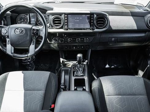 Used 2020 Toyota Tacoma TRD Off-Road AWD/4WD image 21