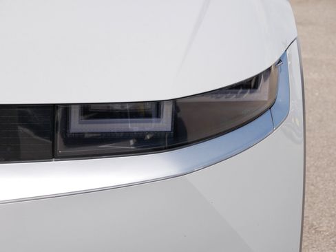 Certified 2024 Hyundai Ioniq 5 Limited AWD/4WD image 16