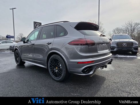 Used 2018 Porsche Cayenne GTS image 6