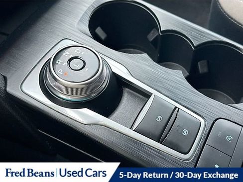 Used 2022 Ford Escape SE w/ Cold Weather Package image 18