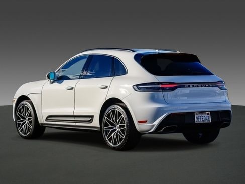 Used 2023 Porsche Macan image 2