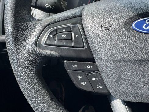 Used 2017 Ford Focus SE FWD image 29