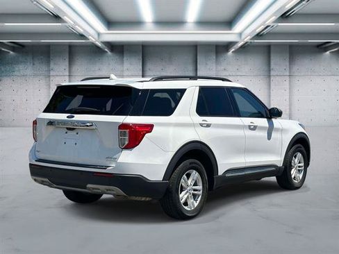 Used 2023 Ford Explorer XLT w/ Equipment Group 202A AWD/4WD image 5