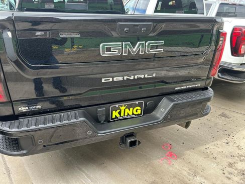Used 2024 GMC Sierra 2500 Denali Ultimate image 4