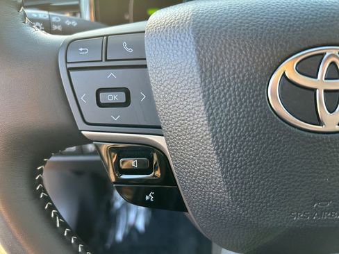 Used 2025 Toyota Camry SE image 17